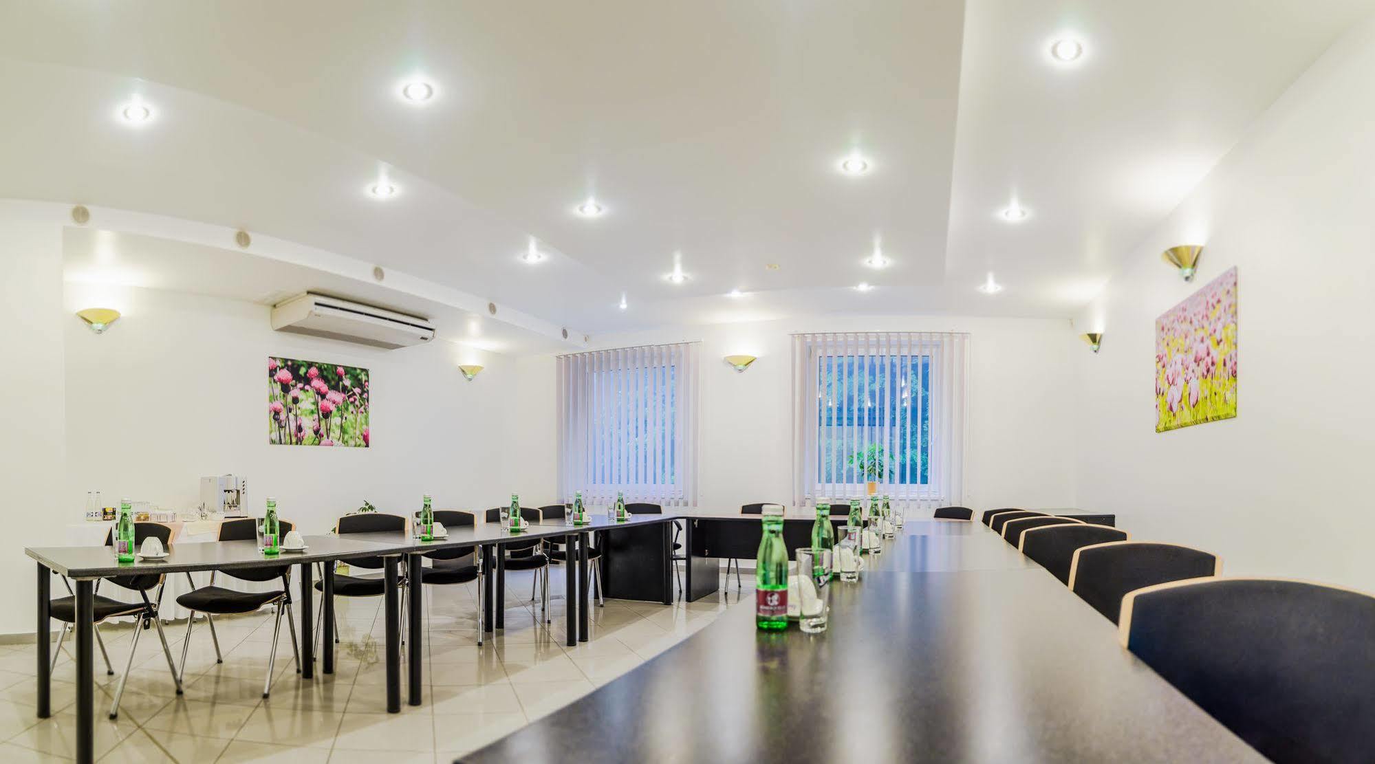 Hotel West Bratislava Ngoại thất bức ảnh