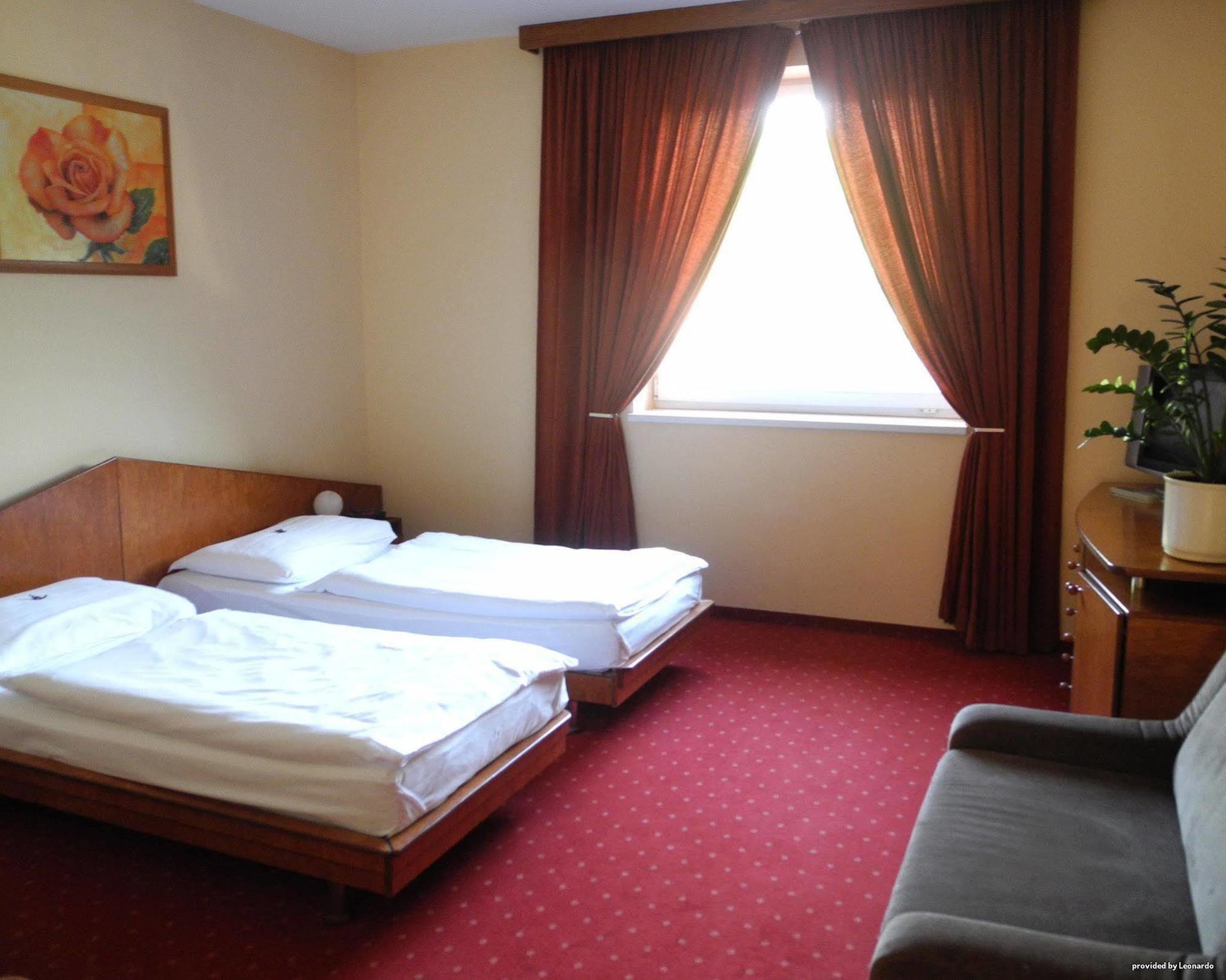 Hotel West Bratislava Phòng bức ảnh